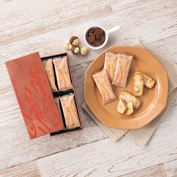 Yoku Moku Bateau de Macadamia Cookies — 16 Pieces