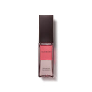 AGTHEORY Balancing Oil Essence is a dual-layer serum designed to be blended just before use, ensuring a fresh mix of water and oil that melts seamlessly into the skin.