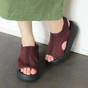 The Regetta RE-257 sandals combine sporty design with everyday comfort.