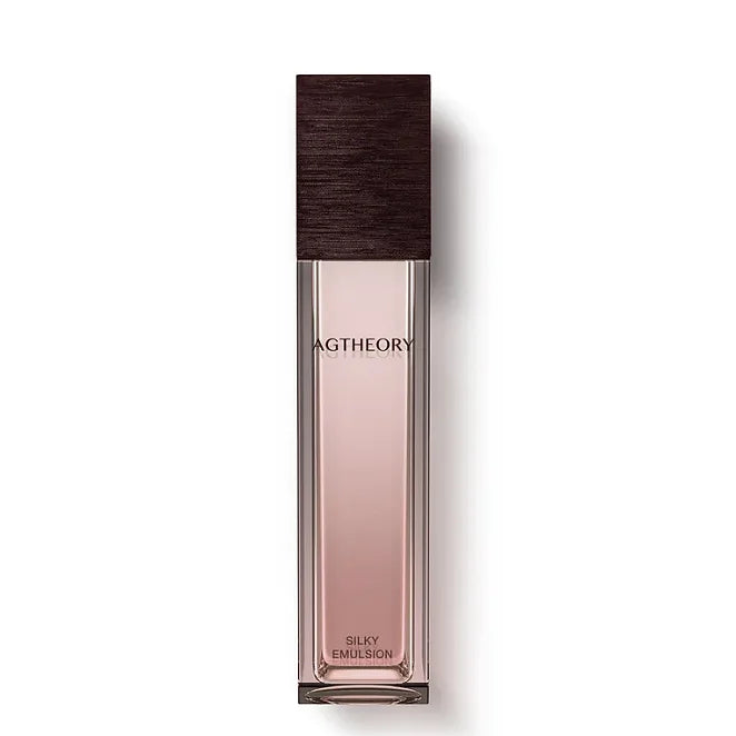AGTHEORY Silky Emulsion is a luxurious emulsion with a smooth, milky texture that spreads effortlessly, blending seamlessly into the skin.