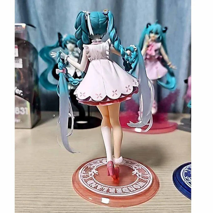 Hatsune Miku Wonderland Figure – Braided Hair Ver 19cm