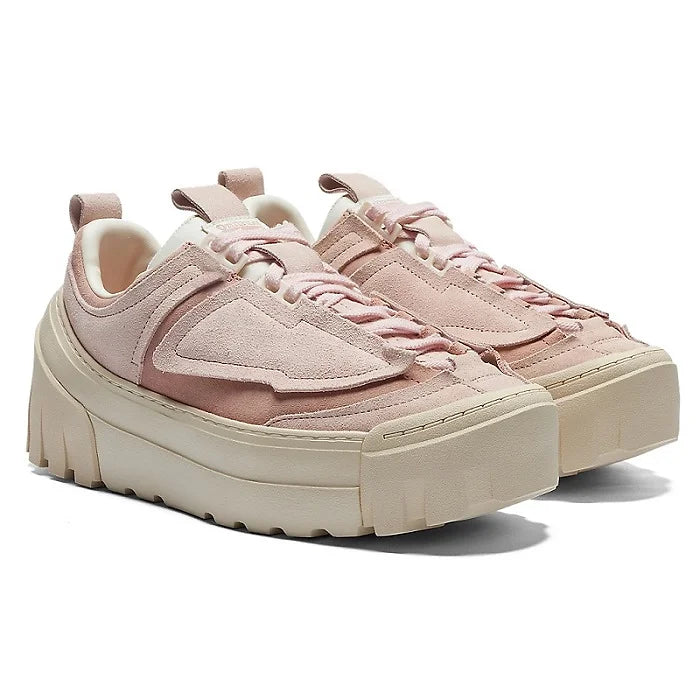 Onitsuka Tiger CHUNKY RUNNER™ LOThe CHUNKY RUNNER™ LO features a bold chunky sole design inspired by the dynamic running styles of the 1990s, reimagined with modern comfort and wearability.