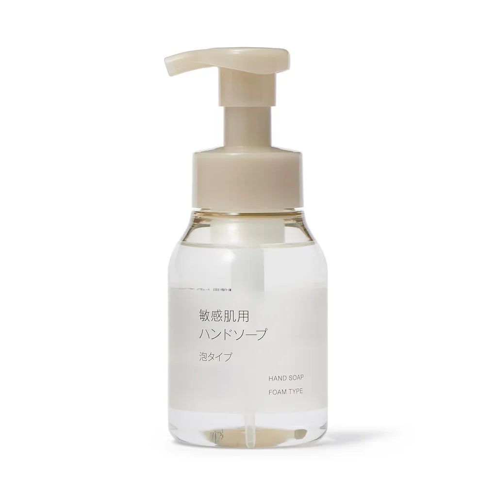 The Muji Sensitive Skin Foaming Hand Soap is a low-irritant, gentle formula made with 100% naturally derived ingredients, suitable for the whole family—from children to adults.