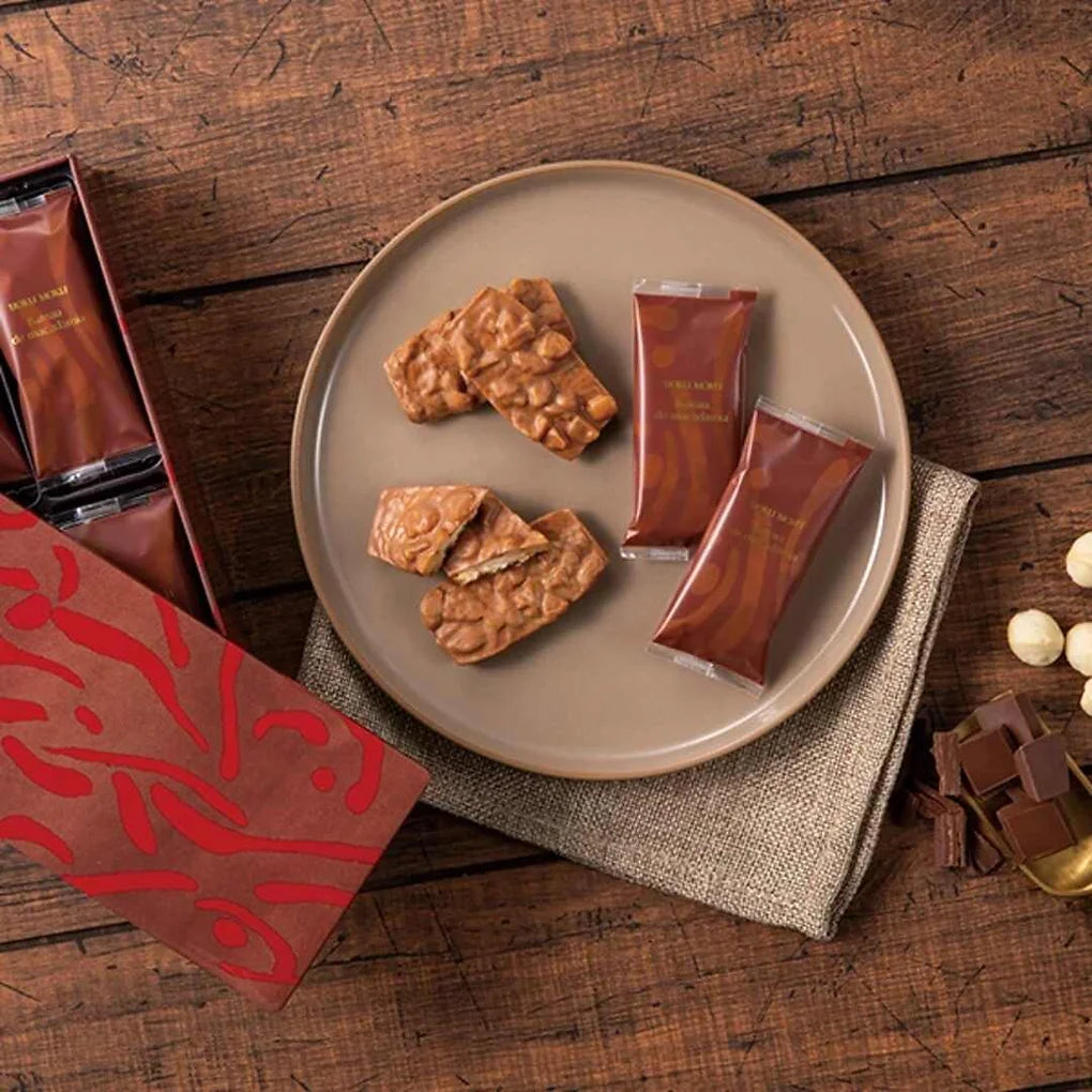 Macadamia Sablé Cookies Coated with Milk Chocolate | Autumn–Winter LimitedBateau de Macadamia is a seasonal autumn–winter specialty from Yoku Moku, offering a satisfyingly rich cookie experience.