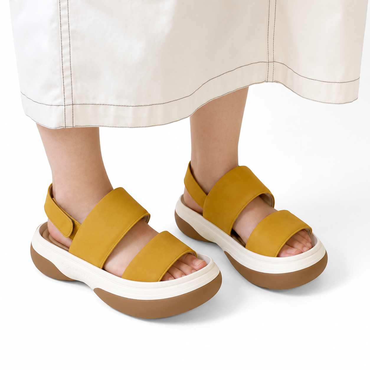 RegettaCanoe Women's Fluffy Puffy Sandals with Belt - CJFT-007