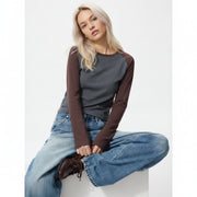 UniQlo Mini T-Shirt 489372 Japan best brand
